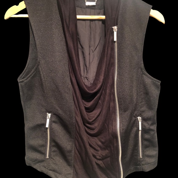 ⭐️ Kardashian Kollection Top - Picture 4 of 4